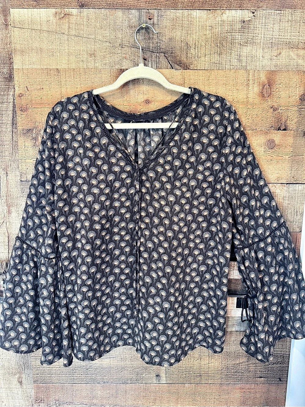 Signature Studio Boho Abstract Peacock Print Crochet Trim Bell Sleeve Blouse PTP